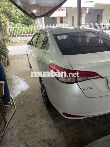 Toyota Vios 5 chỗ Số sàn Trắng