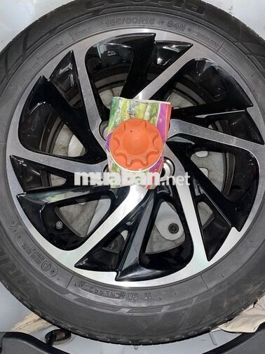 Toyota Vios 5 chỗ Số sàn Trắng