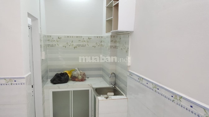 Cần tiền bán gấp giá rẻ căn nhà nhỏ gọn,nở hậu,vị trí trung tâm