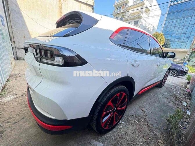 VinFast VF8 2025 Plus 6000 km trắng