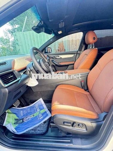 VinFast VF8 2025 Plus 6000 km trắng