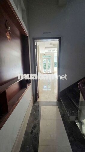 CHO THUÊ NHÀ NGUYÊN CĂN LÀM VĂN PHÒNG 4 TẦNG (4.2 ❌22)- GẦN THAM LƯƠNG