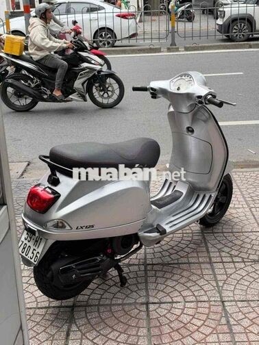 Piaggio Vespa LX 2017 iGet màu bạc