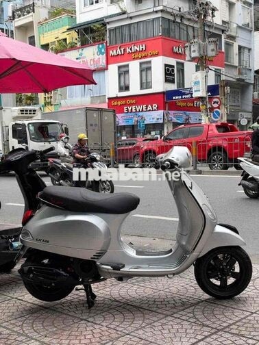 Piaggio Vespa LX 2017 iGet màu bạc