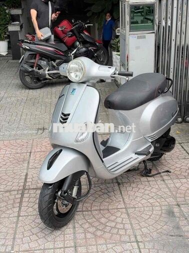 Piaggio Vespa LX 2017 iGet màu bạc