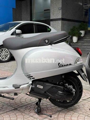 Piaggio Vespa LX 2017 iGet màu bạc
