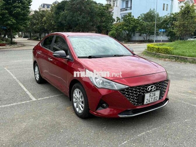 Hyundai Accent 2021 bản đủ đỏ 5 chỗ