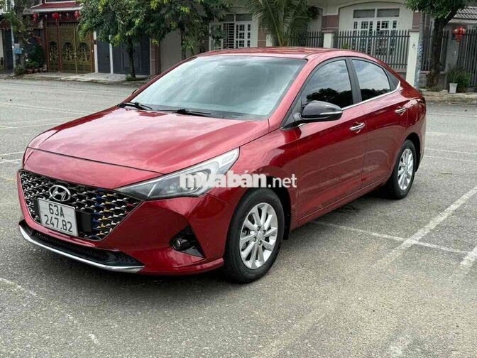 Hyundai Accent 2021 bản đủ đỏ 5 chỗ