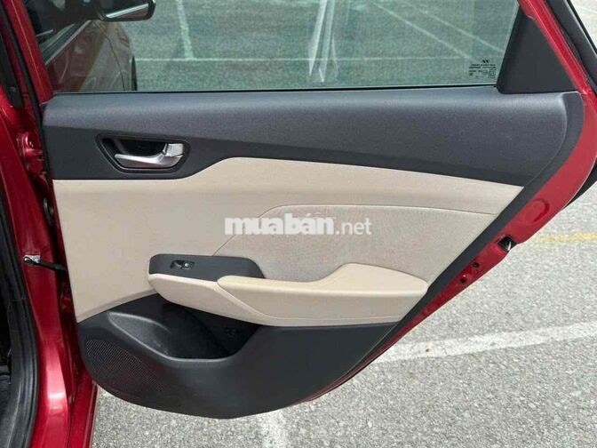 Hyundai Accent 2021 bản đủ đỏ 5 chỗ