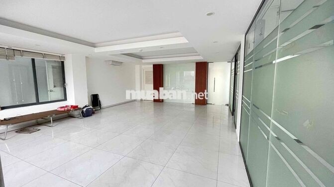 Cho thuê mặt bằng trệt và sân vườn 150m2 - Nơ Trang Long, Bình Thạnh