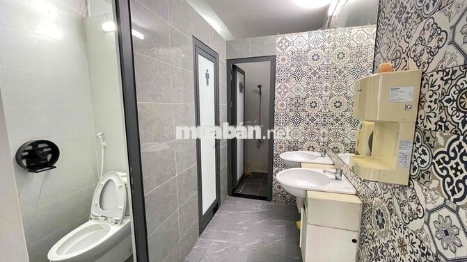 Cho thuê mặt bằng trệt và sân vườn 150m2 - Nơ Trang Long, Bình Thạnh
