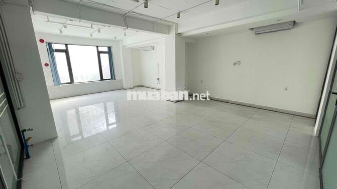 Cho thuê mặt bằng trệt và sân vườn 150m2 - Nơ Trang Long, Bình Thạnh