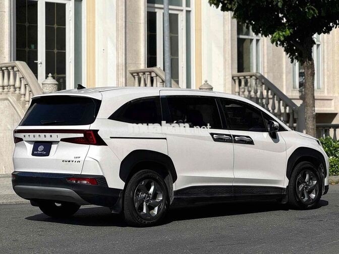 Hyundai Custin 2024 Tiêu Chuẩn Trắng