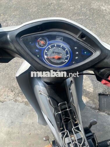 Honda Wave Alpha màu Trắng kiểng nhẹ biển sài gòn