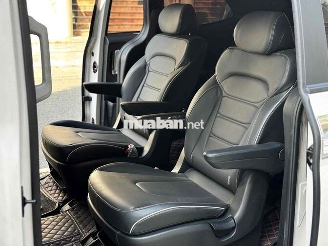 Hyundai Custin 2024 Tiêu Chuẩn Trắng