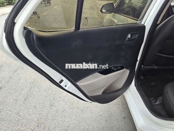 Hyundai i10 Sedan 2015 Trắng