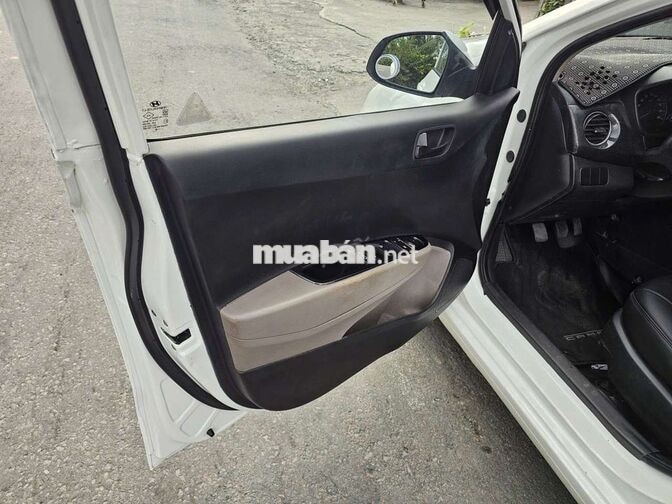 Hyundai i10 Sedan 2015 Trắng