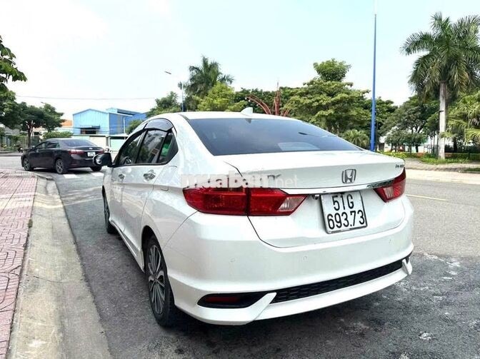 Honda City 2018 CVT 5 chỗ màu trắng