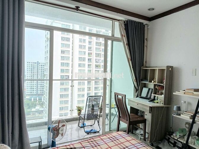 Ở ghép 1-1 CC New Saigon có ban công
