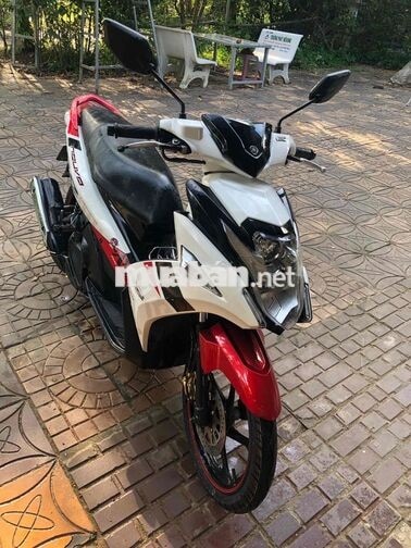 Yamaha Nouvo 125cc màu trắng đỏ