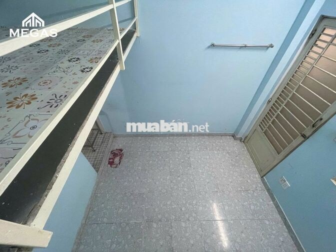 duplex gác cao có máy lạnh đi bộ qua đh Hùng Vương giá rẻ