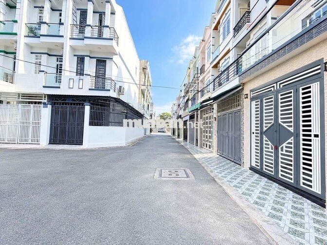 Nhà phố 3 tầng Hẻm xe hơi khu bàn cờ an ninh sạch sẽ