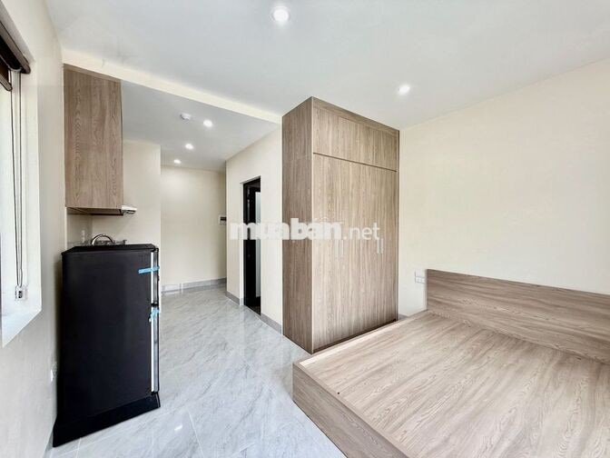 STUDIO FULL ĐỒ BAN CÔNG SIÊU THOÁNG Ô TÔ ĐỖ CỬA NGAY LOTTE MALL TÂY HỒ