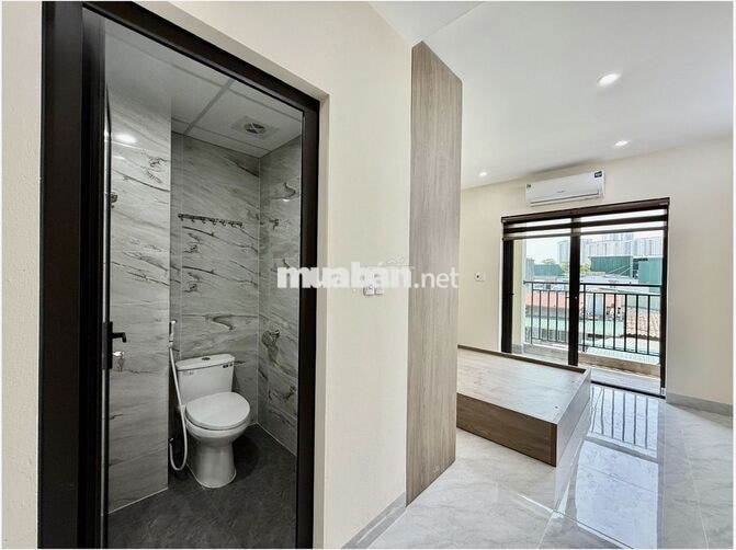 STUDIO FULL ĐỒ BAN CÔNG SIÊU THOÁNG Ô TÔ ĐỖ CỬA NGAY LOTTE MALL TÂY HỒ
