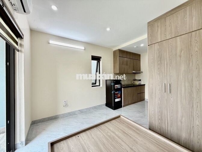 STUDIO FULL ĐỒ BAN CÔNG SIÊU THOÁNG Ô TÔ ĐỖ CỬA NGAY LOTTE MALL TÂY HỒ