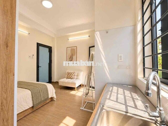 STUDIO BAN CÔNG GIÁ RẺ SÁT QUẬN 1