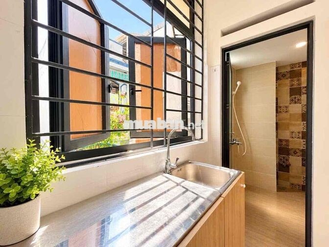 STUDIO BAN CÔNG GIÁ RẺ SÁT QUẬN 1