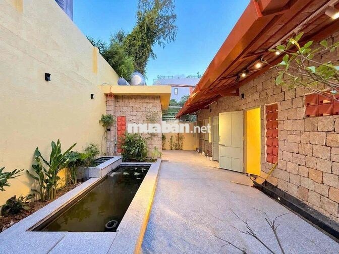 CHO THUÊ VILLA CÓ HỒ BƠI SÂN VƯỜN PHÍA BẮC NT GIÁ 43 TRIỆU/THÁNG