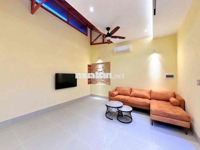 CHO THUÊ VILLA CÓ HỒ BƠI SÂN VƯỜN PHÍA BẮC NT GIÁ 43 TRIỆU/THÁNG
