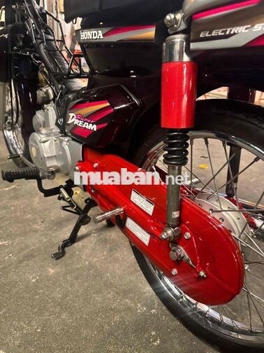 Honda Super Dream màu Đỏ mận