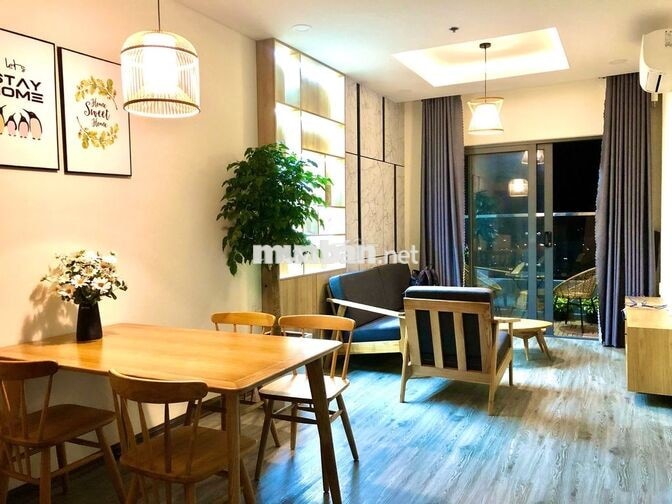 Cho thuê căn hộ 2PN Monarchy, Tầng cao view biển, Full nội thất ở liền