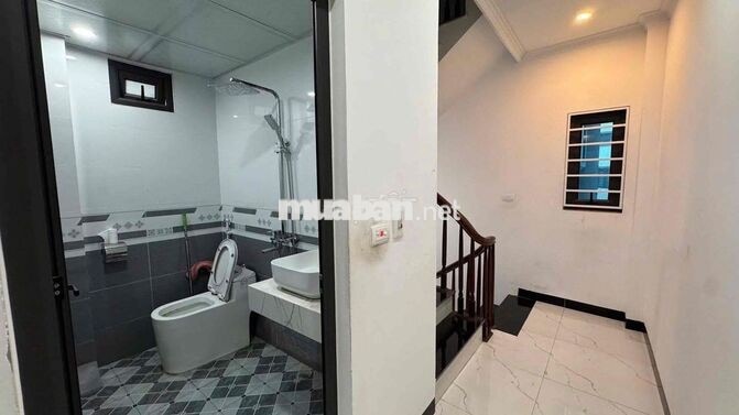 CHO THUÊ NHÀ NGUYÊN CĂN 5Tx3PN TỔ 12 YÊN NGHĨA - FULL ĐỒ - Ô TÔ ĐỖ CỬA