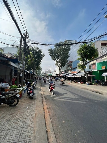 Cho thuê nhà mặt tiền đường Lê Văn thọ Gò vấp 4 x25 đúc 3 lầu giá 22tr