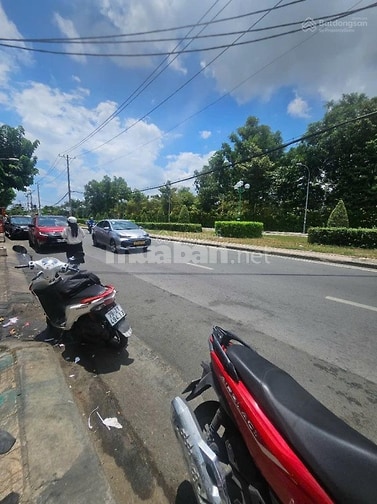 Cần bán nhà Tân Sơn gần Trường Cinh. DT: 5,05m x 23,5m, nỡ hậu 5,55m.