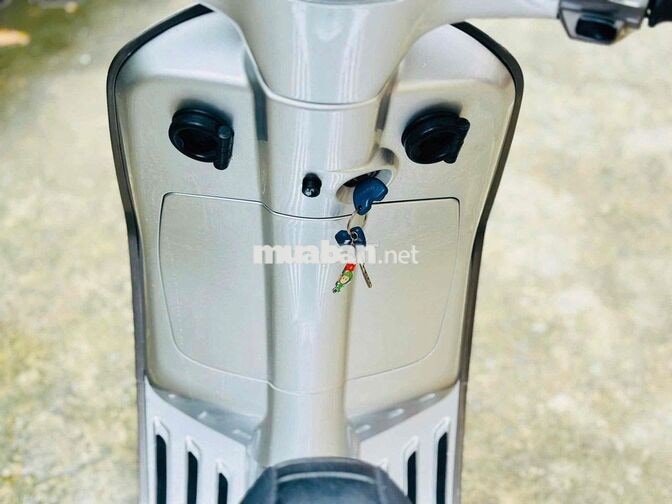 Piaggio Vespa Primavera 2015 125cc Bạc