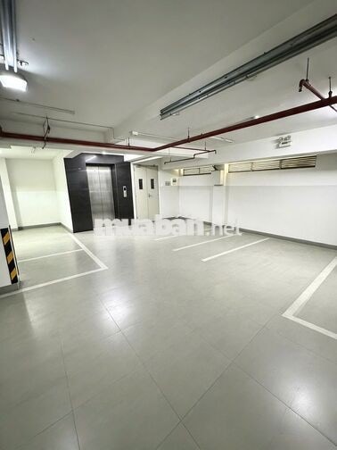 TOÀ NHÀ ỐP KÍNH QUẬN 3, 413C Lê Văn Sỹ, DTSD 500m2