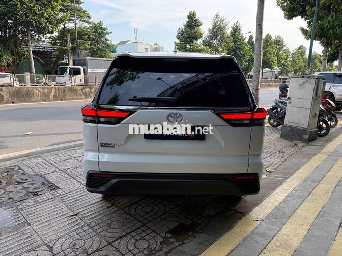 TOYOTA INNOVA CROSS 2025 2.0V TRẮNG