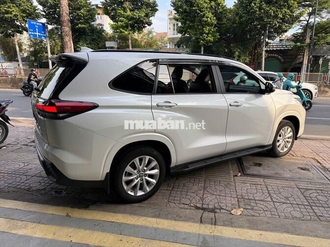 TOYOTA INNOVA CROSS 2025 2.0V TRẮNG