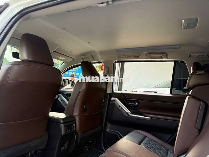 TOYOTA INNOVA CROSS 2025 2.0V TRẮNG