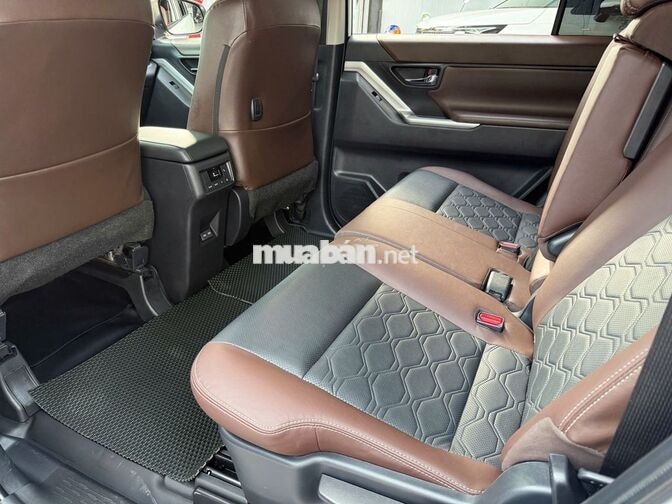 TOYOTA INNOVA CROSS 2025 2.0V TRẮNG