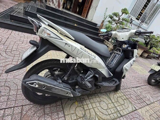 Bán  Nouvo 6 2015 màu Trắng ,Bstp chính chủ