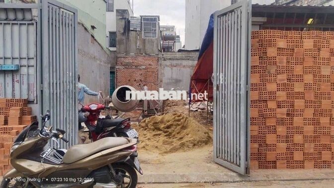 cần bán gầp đầt mặt tiền TTN.13..DT 4,6 x20 SHR .đường 10m.giá 7tỷ7 TL
