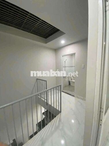 Nhà đẹp 4.3x18 Bùi Dương Lịch (gần Quốc lộ 1) giá 3.95tỷ TL