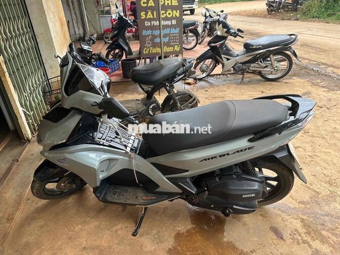 Honda Air Blade 2017 xám xi măng