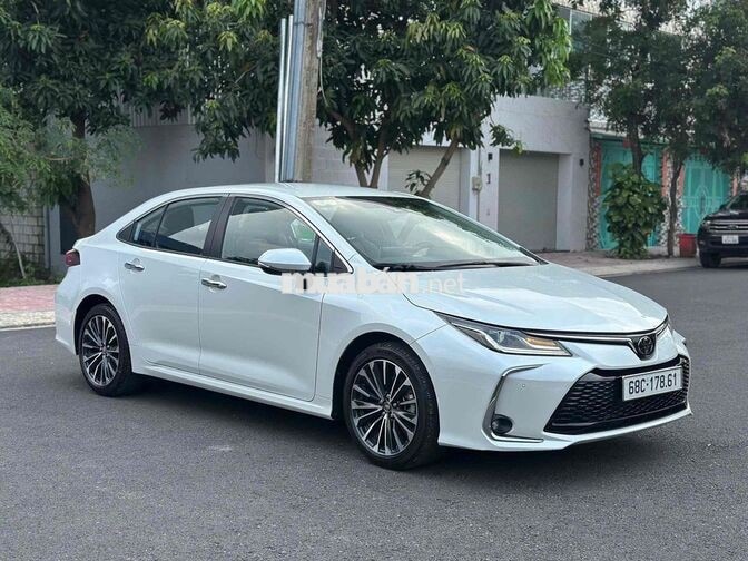 TOYOTA COROLLA ALTIS 2025 1.8V HỖ TRỢ VAY 70%