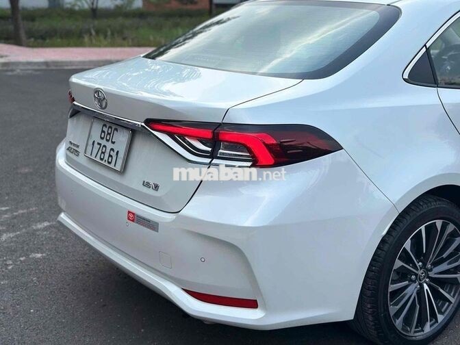TOYOTA COROLLA ALTIS 2025 1.8V HỖ TRỢ VAY 70%